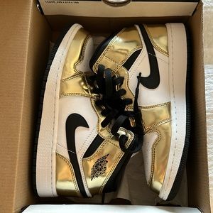 AUTHENTIC JORDAN 1 mid - NEW - worn once